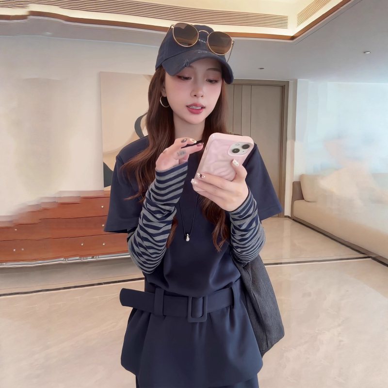 Dva dijela od pamuka: gornji dio s dugim rukavima i dugačke hlače – elegantan gradski stil, jesen 2025