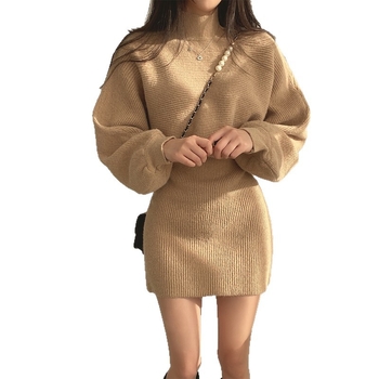 Pleteni set kostima sa suknjom, lampastim rukavima, jedinstven uzorak, poliester-elastan smjesa, jesen 2025, elegantan gradski stil