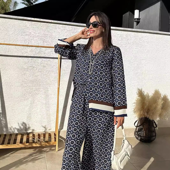 Ženski dvodijelni kostim s tiskom i košulom dugih rukava te visokim strukom hlača, ljeto 2024, poliester 95%+