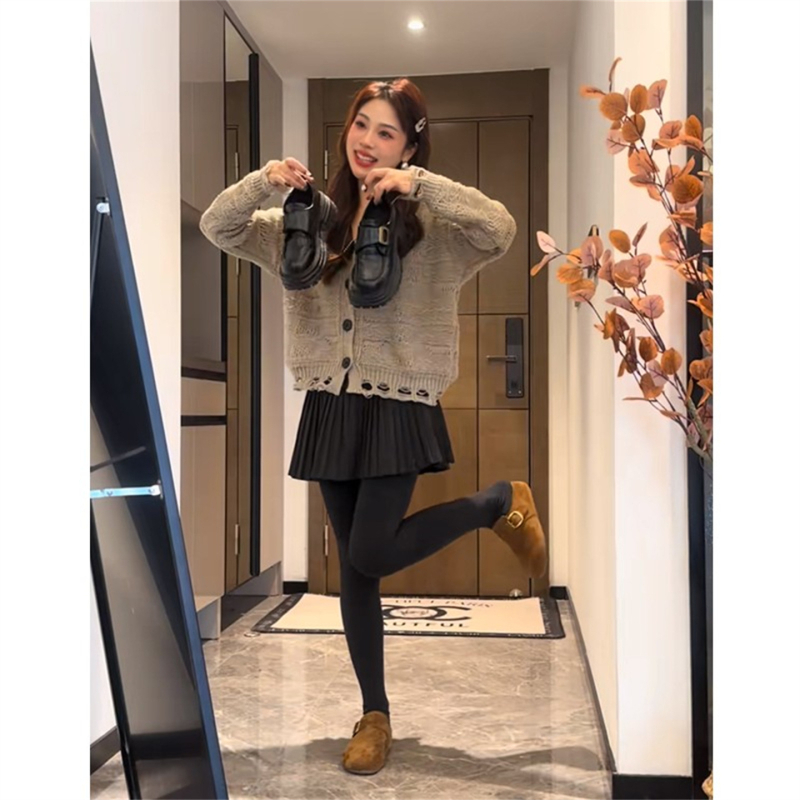 Dvodjelni set: opušteni pleteni kardigan s ovratnikom i plisirana suknja visokog struka, poliester, jesen 2025, elegantan poslovni stil