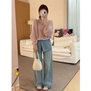 Ženski dvodijelni set s pletenim džemperom i hlačama — jesen 2025, elegantan poslovni stil, poliesterska tkanina, sadržaj poliestera 30–50%, složena izrada