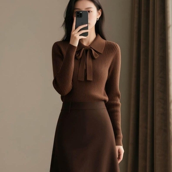 Lolita stil dvodijelni set — top s dugim rukavima i suknja srednje duljine, ovčja vuna, PVC glavni materijal, s oznakom na ovratniku