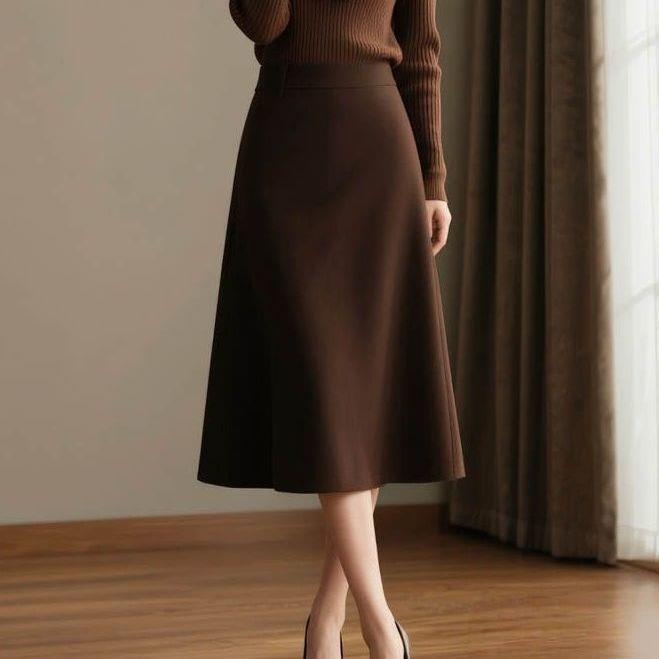 Lolita stil dvodijelni set — top s dugim rukavima i suknja srednje duljine, ovčja vuna, PVC glavni materijal, s oznakom na ovratniku