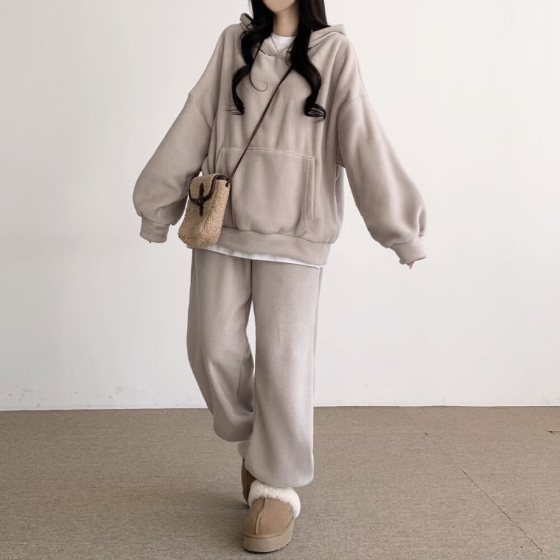 Ženski dvodijelni komplet s kapuljačom i hlačama, poliester-elastan smjesa, 90–95% poliester, elastan <30%, zimski opušten stil inspiriran korejskim i japanskim stilom