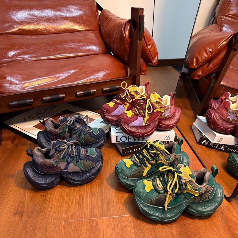 Γυναικεία αθλητικά παπούτσια χαμηλού ύψους, πάνω μέρος από πλαστικό, εσωτερικό από δέρμα, σόλα από καουτσούκ, χειροποίητη κατασκευή