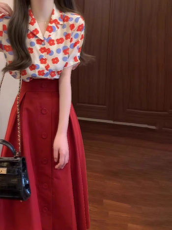 Costum din două piese cu cămașă – fustă mini cu talie înaltă, PVC și Spandex, vară