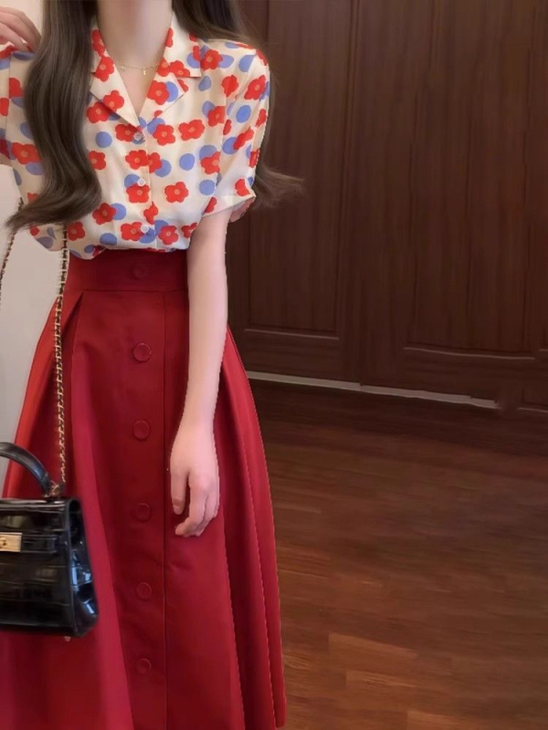 Costum din două piese cu cămașă – fustă mini cu talie înaltă, PVC și Spandex, vară