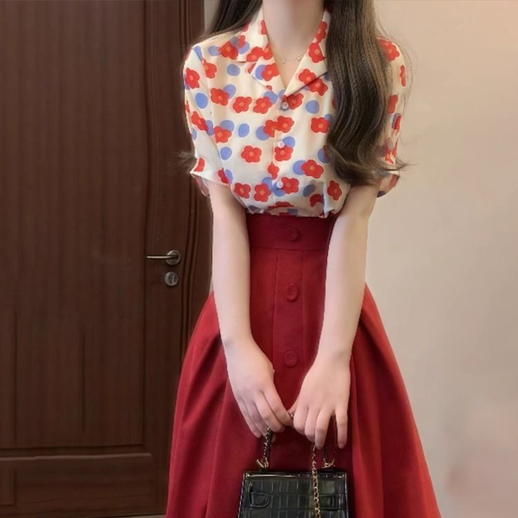 Costum din două piese cu cămașă – fustă mini cu talie înaltă, PVC și Spandex, vară