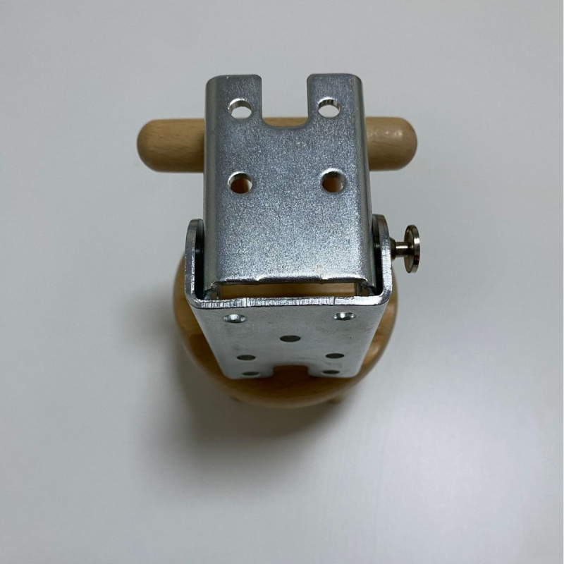 Мебелни панти — 90° самозатварящи се сгъваеми крака за маси и столове; масивни дървени мебели; високовъглеродна стомана; електроплакиране