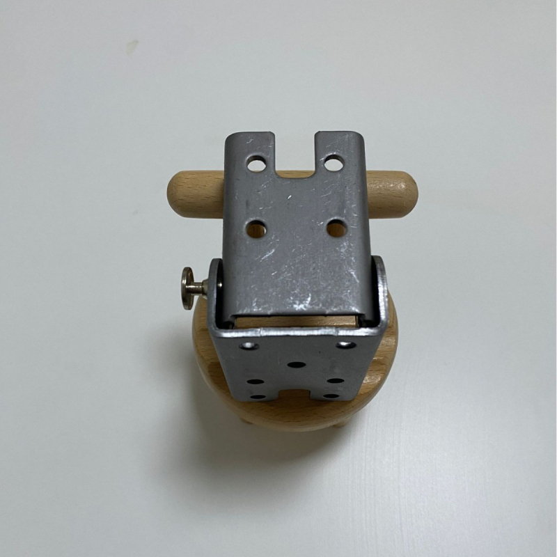 Мебелни панти — 90° самозатварящи се сгъваеми крака за маси и столове; масивни дървени мебели; високовъглеродна стомана; електроплакиране