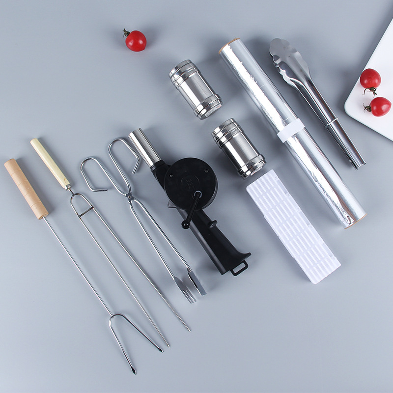 Set de unelte BBQ cu mănuși, farfurie, plasă, clemă, perie, semn și grătar; Materiale: oțel inoxidabil, bambus, fier, păr de perie, PP; Cutie: 50 buc; Model: 22050636117