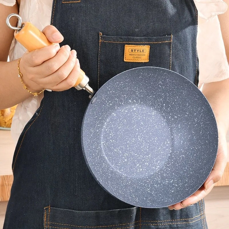 Wok s neprijanjajućim premazom, japanskog stila, od kovanog željeza, dubina 8,5 cm (470 g)