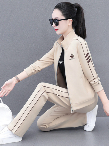 Ženski jesenski casual trodijelni kostim (hoodie + jakna + hlače), pamuk 50–70%, uzorak s riječima/brojevima/tekstom, japansko-korejski ležerni stil, hlače kostim