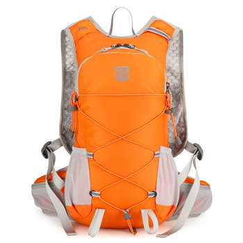 Трекинг раница: водоотблъскваща материя, полиестрова подплата, извити презрамки, унисекс