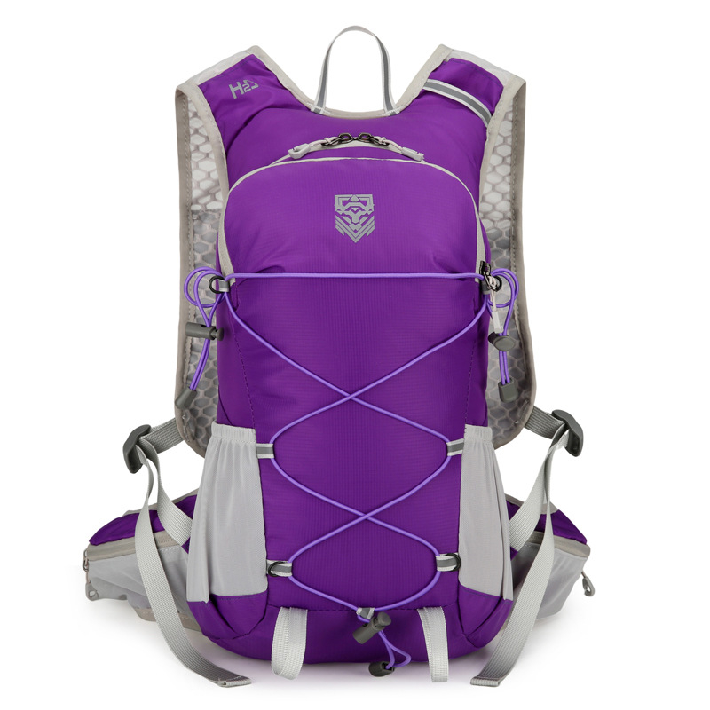 Трекинг раница: водоотблъскваща материя, полиестрова подплата, извити презрамки, унисекс