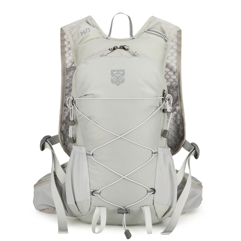 Трекинг раница: водоотблъскваща материя, полиестрова подплата, извити презрамки, унисекс