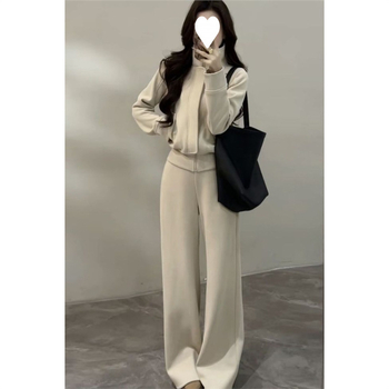 Set casual din două piese: Top T‑shirt, mâneci lungi, lână de miel, PVC țesătură, Top Set