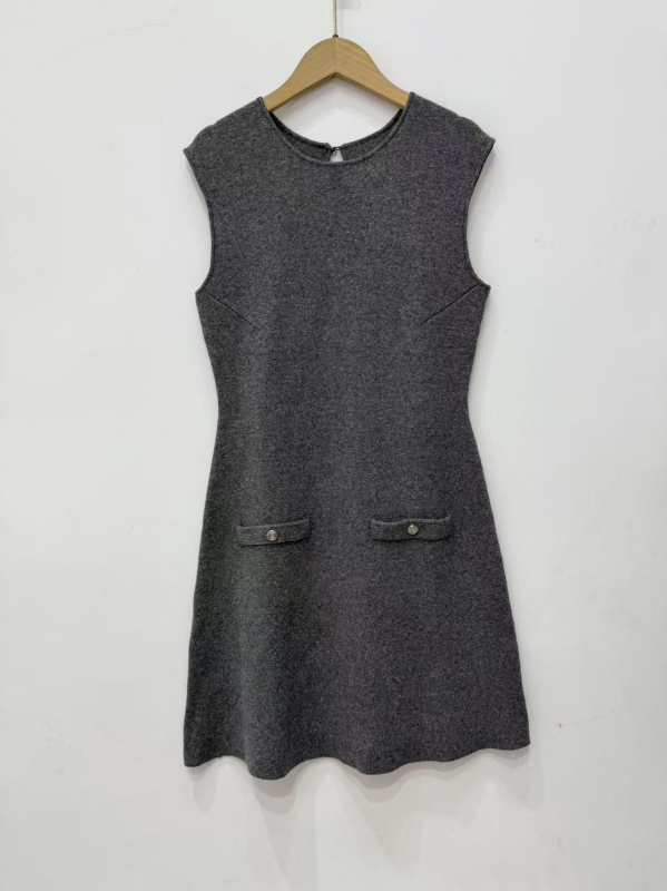 Set tricotat: top din tricot cu guler înalt și rochie fără mâneci, din tricot, lungime scurtă, toamnă 2025, stil casual de costum