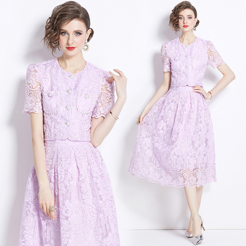 Set în două piese: Bluza din dantelă solubilă în apă și fustă midi; mâneci 3/4; poliester.