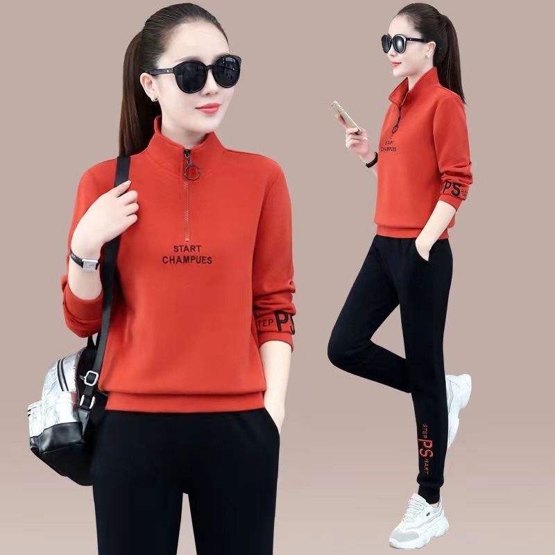 Ženski sportski kostim, jesen 2024, gornji dio s stojećim ovratnikom i dugi rukav, usklađene hlače, dvodijelni set, poliestersko-elastanska smjesa 50–70%