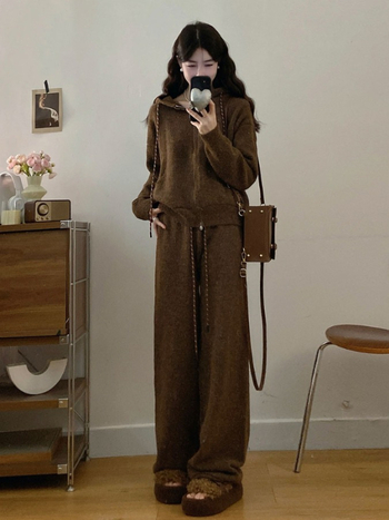 Plus-size ženski komplet: pulover-sweatshirt, lambswool tkanina, PVC glavni materijal, dugi rukav, jesen-zima 2025