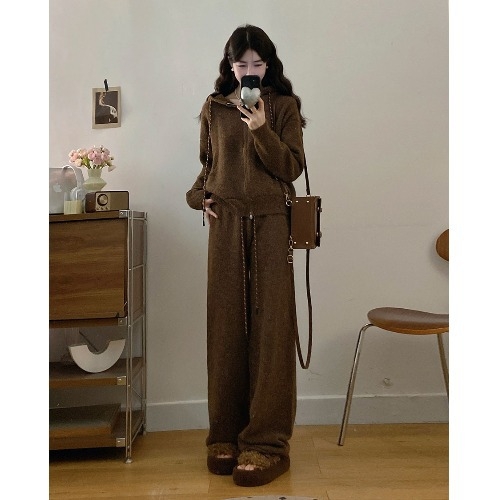 Plus-size ženski komplet: pulover-sweatshirt, lambswool tkanina, PVC glavni materijal, dugi rukav, jesen-zima 2025