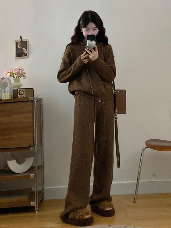 Plus-size ženski komplet: pulover-sweatshirt, lambswool tkanina, PVC glavni materijal, dugi rukav, jesen-zima 2025
