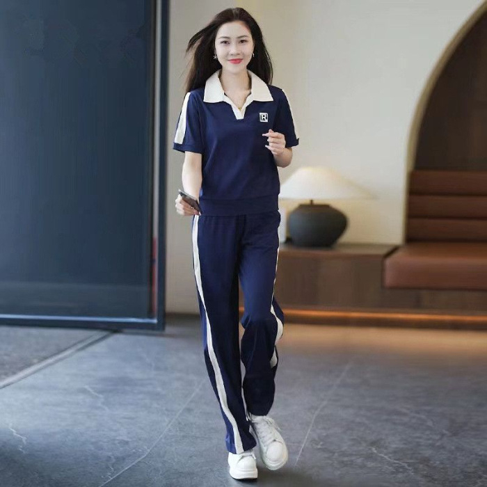 Két részes női kosztüm, királynői nővér-stílus, PVC anyag, 2024 nyár