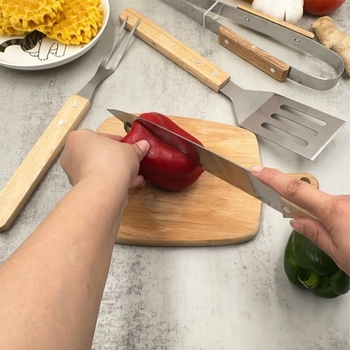 Комплект за барбекю от неръждаема стомана с дървена дръжка, 4 части: нож, клещи, вилица и шпатула – артикул GF0301