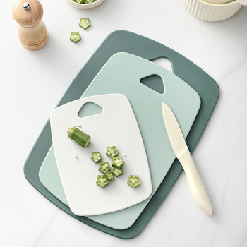 Tocător cu două fețe, set de trei bucăți din plastic, pentru fructe și hrana bebelușilor, antibacterian, stil modern minimalist.