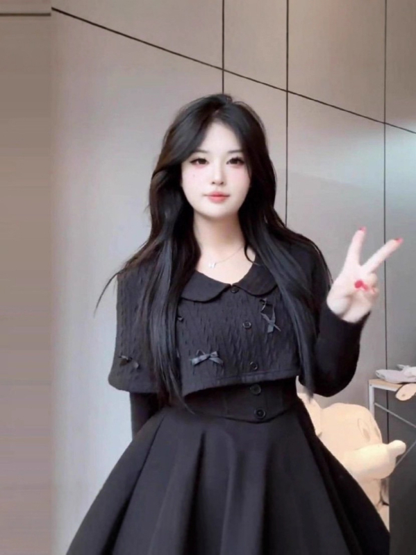 Elegantni ženski kostim u francuskom stilu, set gornji dio i suknja, Top s T-shirt krojem s 3D uzorkom i spojnim šavovima, poliester, Zima 2025