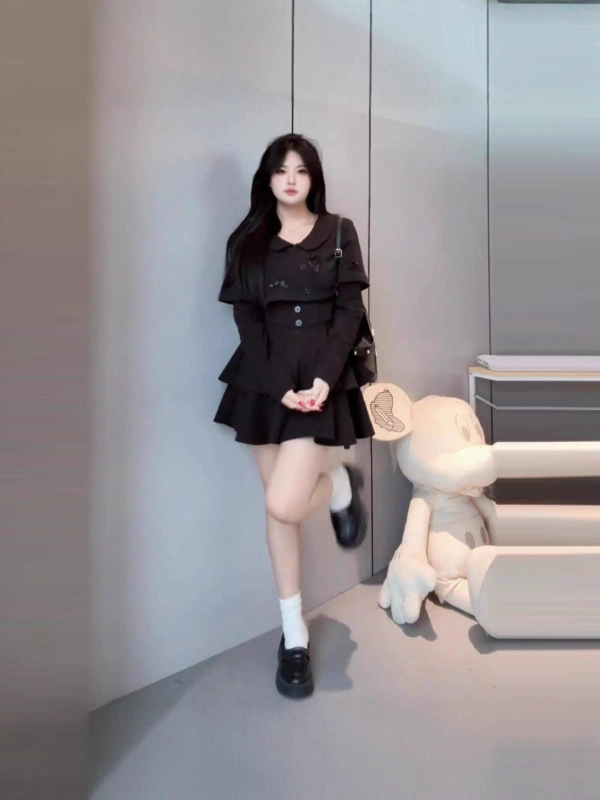 Elegantni ženski kostim u francuskom stilu, set gornji dio i suknja, Top s T-shirt krojem s 3D uzorkom i spojnim šavovima, poliester, Zima 2025