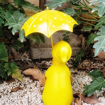 Rață ornament pentru grădină – sculptură din rășină sintetică, pictată manual, pentru curte, terasă și balcon, rezistentă la intemperii