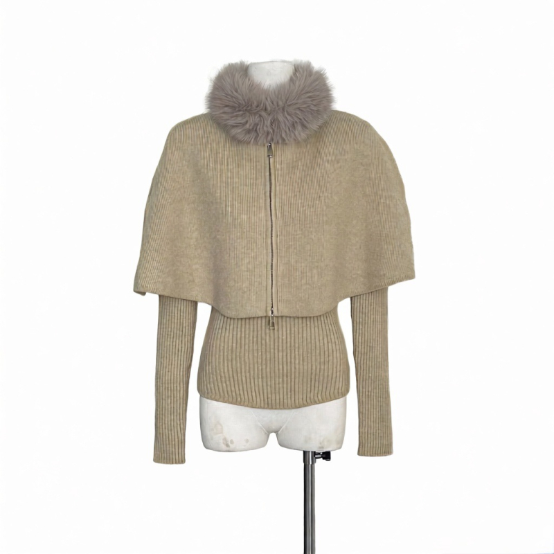 Trodjelni pleteni set: gornji dio, cape-cardigan i šal s krznom za ovratnik; dugi rukavi; kašmir pletenina; poliester-elastan smjesa