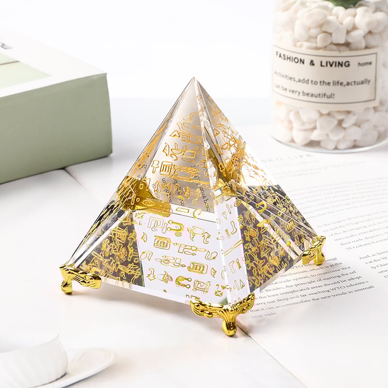 Πυραμίδα από κρύσταλλο – διακοσμητικό με εσωτερικά χαραγμένο αρχαϊκό Αιγυπτιακό κείμενο, K9 κρύσταλλος, γεωμετρικός οικιακός διακοσμός