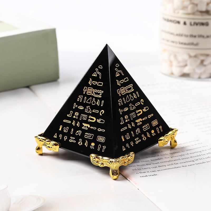 Πυραμίδα από κρύσταλλο – διακοσμητικό με εσωτερικά χαραγμένο αρχαϊκό Αιγυπτιακό κείμενο, K9 κρύσταλλος, γεωμετρικός οικιακός διακοσμός