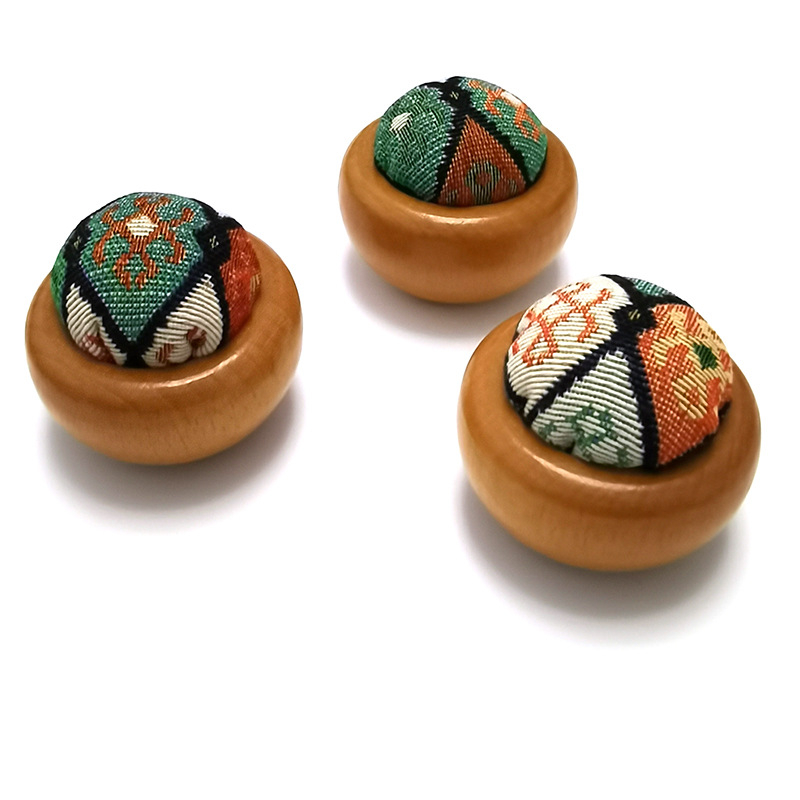 Drvena kutija za šivanje s podlogom za igle za križni šivanje — ručno izrađeni DIY alati i platneni organizator za igle, E2005; 300 kom; bruto težina 10,1 kg; mogućnost prilagodbe