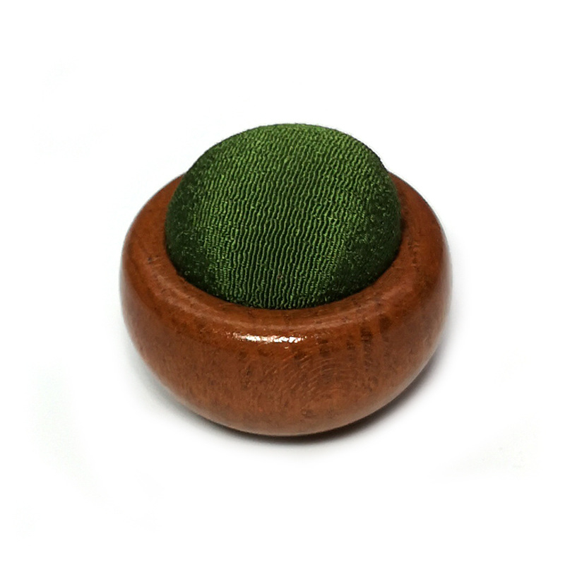 Drvena kutija za šivanje s podlogom za igle za križni šivanje — ručno izrađeni DIY alati i platneni organizator za igle, E2005; 300 kom; bruto težina 10,1 kg; mogućnost prilagodbe