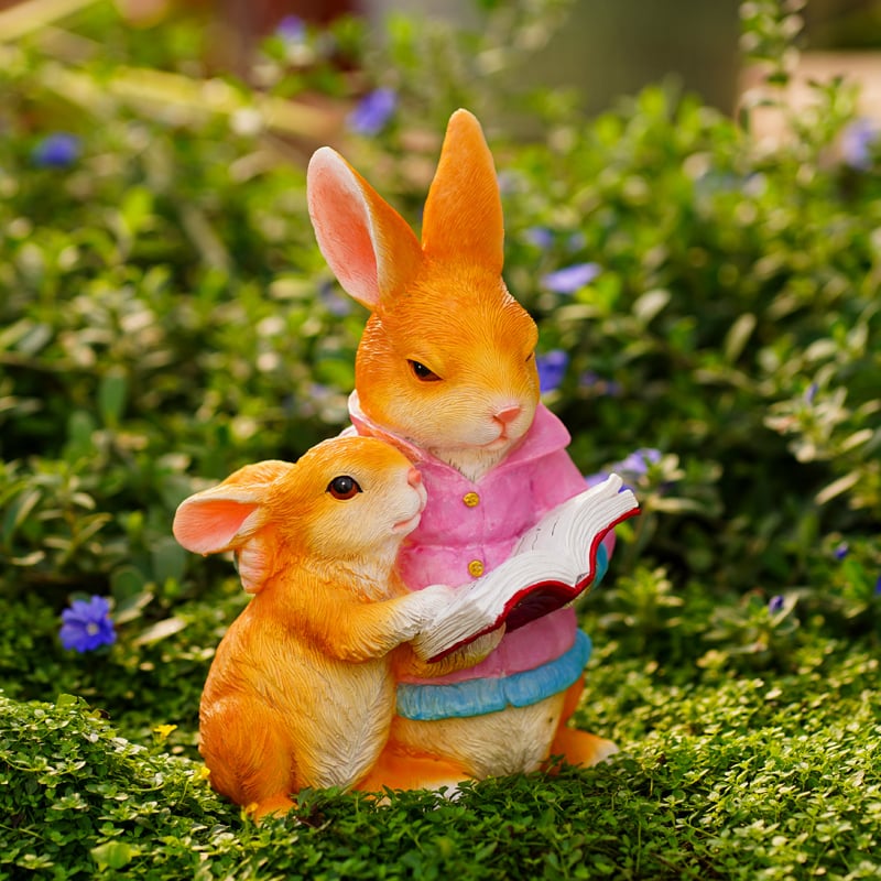 Мило зайче-катереща декоративна украса за стена, подходяща за външен двор и саксии