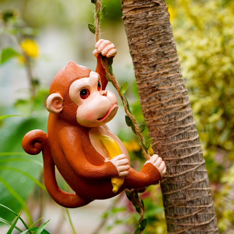 Мило зайче-катереща декоративна украса за стена, подходяща за външен двор и саксии