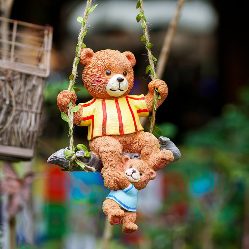 Мило зайче-катереща декоративна украса за стена, подходяща за външен двор и саксии