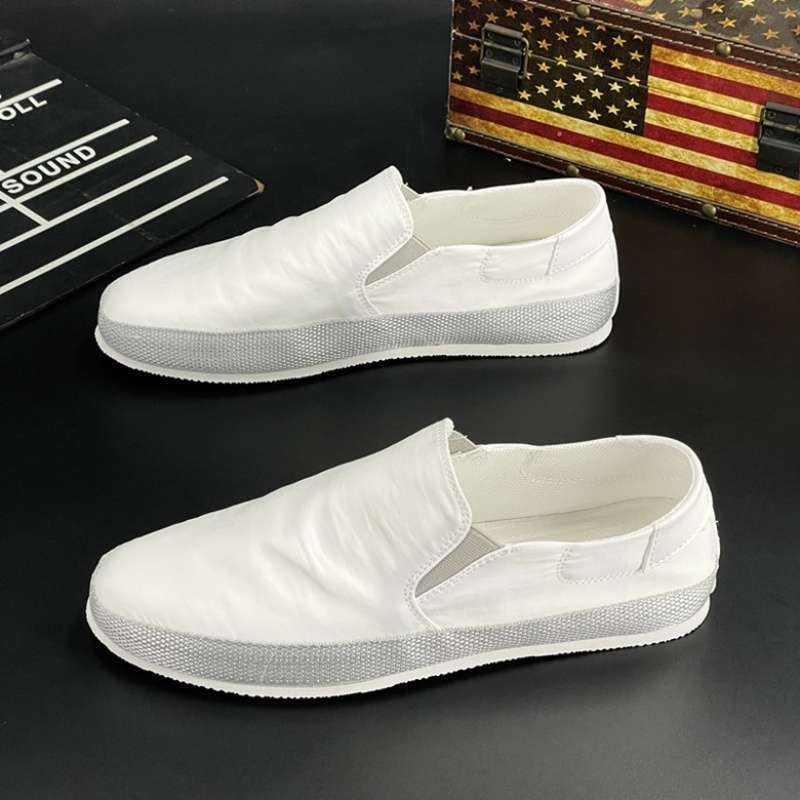 Férfi slip-on sportcipő, koreai stílus, légáteresztő több anyagból készült felsőrész, kerek orr, gumi talp