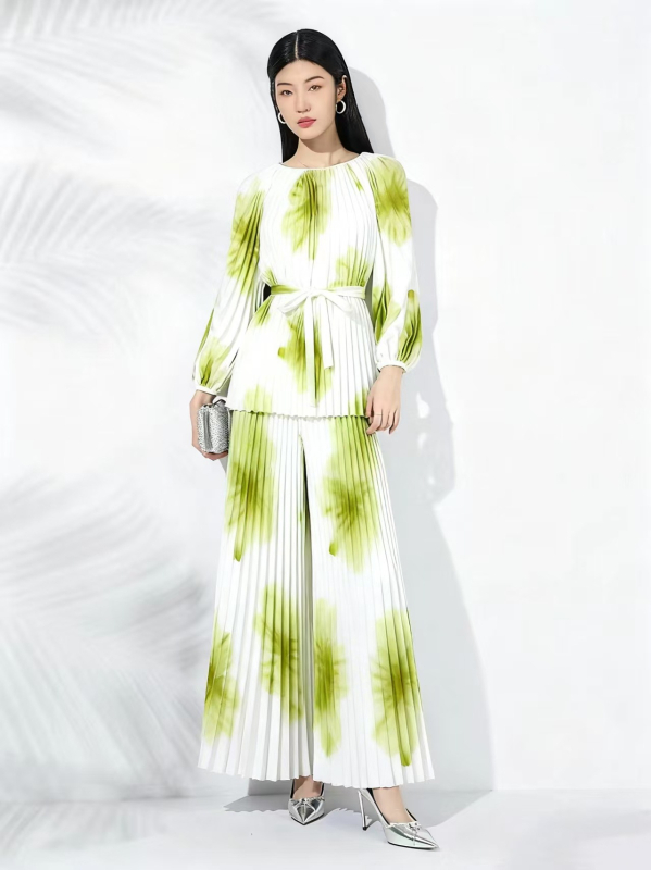 Dva dijela seta: top s dugim rukavima i duge hlače, print s blokovima boja, poliester, elegantan poslovni stil, za sve sezone.