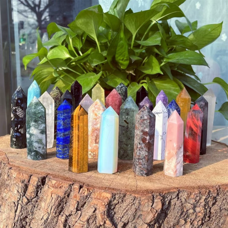 Διακοσμητική κρυστάλλινη στήλη, στήλη με ένα αιχμηρό άκρο, κρυσταλλικό υλικό, μοντέρνο μινιμαλιστικό στυλ