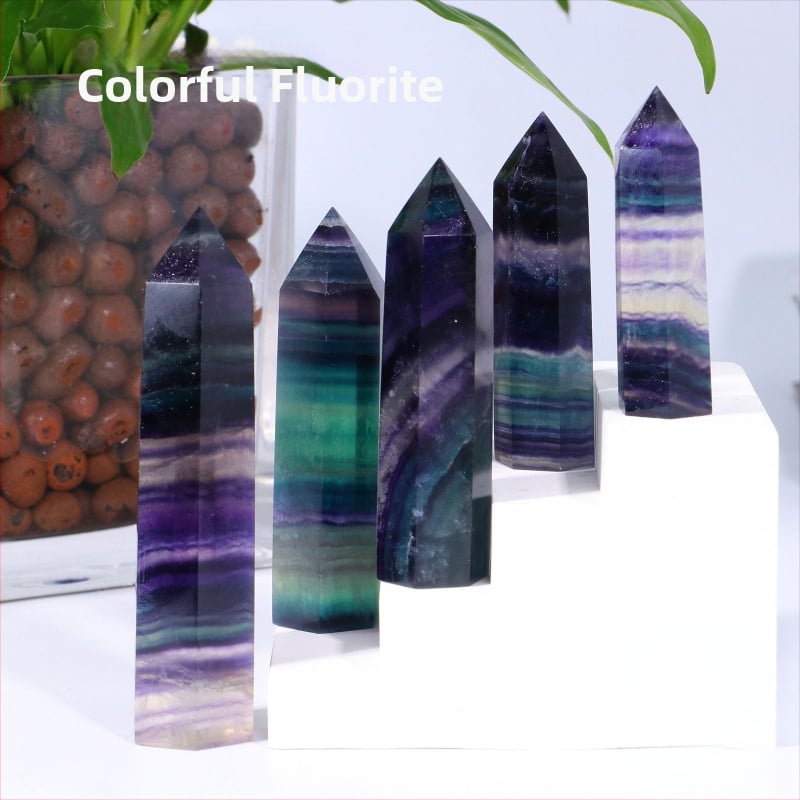 Διακοσμητική κρυστάλλινη στήλη, στήλη με ένα αιχμηρό άκρο, κρυσταλλικό υλικό, μοντέρνο μινιμαλιστικό στυλ