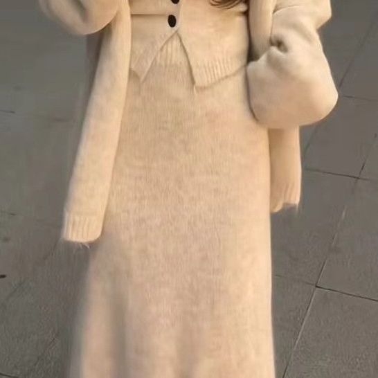 Set de costum trei piese pentru femei: cardigan cu mâneci lungi și fustă mini, material poliester, țesătură vopsită în fire, colecție iarnă 2025