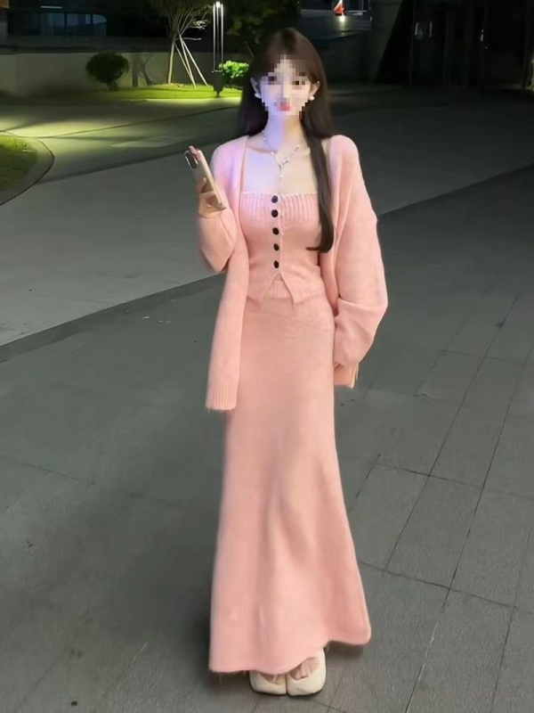 Set de costum trei piese pentru femei: cardigan cu mâneci lungi și fustă mini, material poliester, țesătură vopsită în fire, colecție iarnă 2025