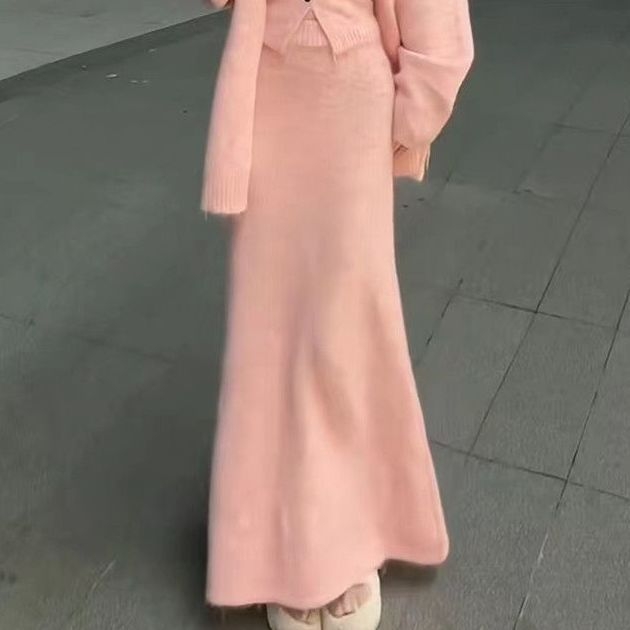 Set de costum trei piese pentru femei: cardigan cu mâneci lungi și fustă mini, material poliester, țesătură vopsită în fire, colecție iarnă 2025