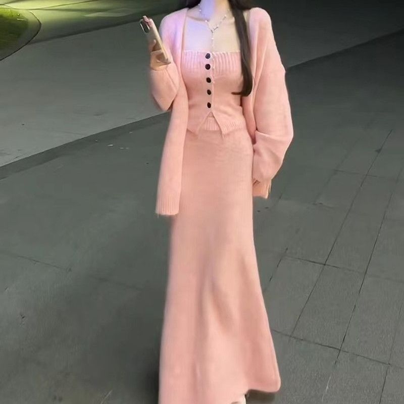 Set de costum trei piese pentru femei: cardigan cu mâneci lungi și fustă mini, material poliester, țesătură vopsită în fire, colecție iarnă 2025