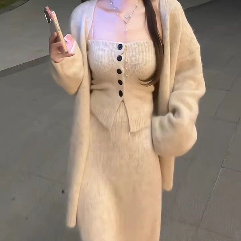 Set de costum trei piese pentru femei: cardigan cu mâneci lungi și fustă mini, material poliester, țesătură vopsită în fire, colecție iarnă 2025